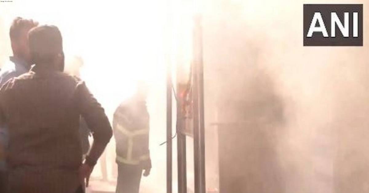 Maharashtra: Fire breaks out in electric shop in Mumbai's Dhobi Talao